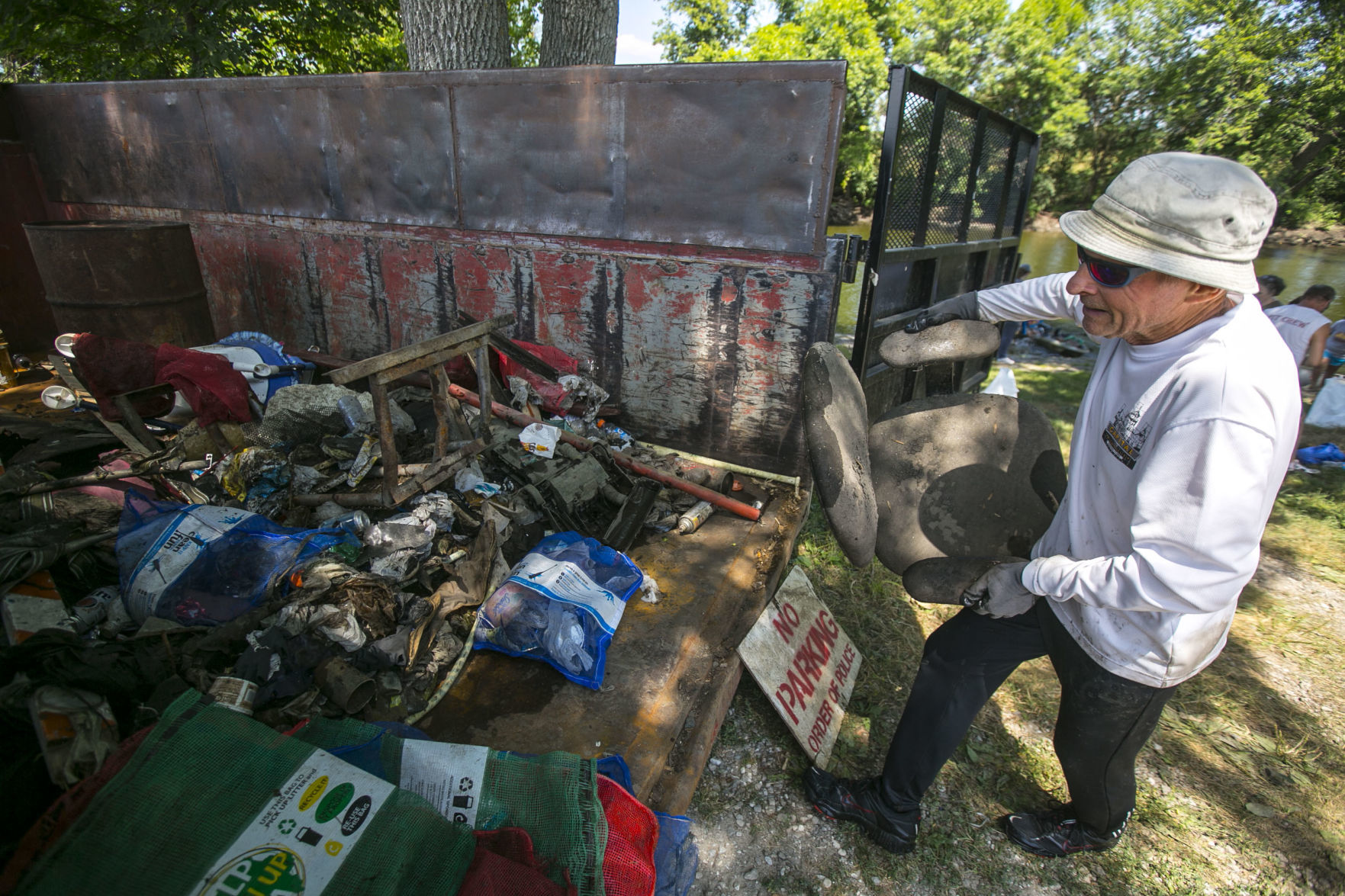 River Cleanup 1